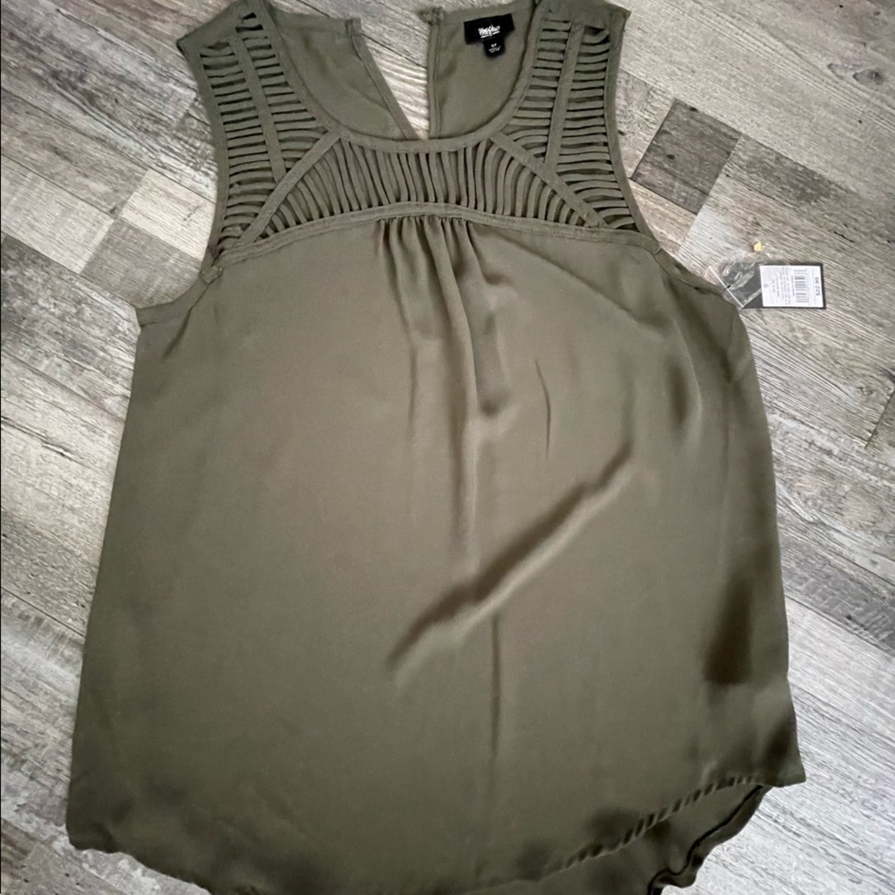 MOSSIMO TANK TOP